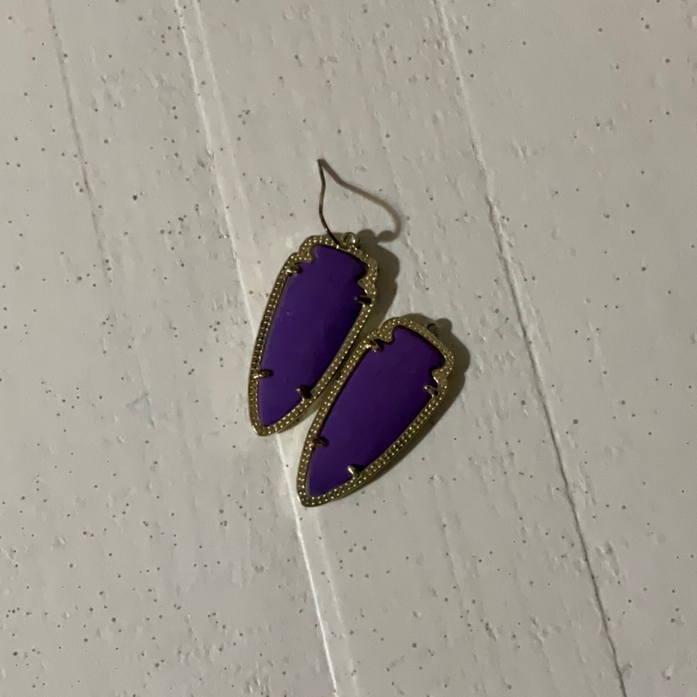 Small Kendra Scott earrings